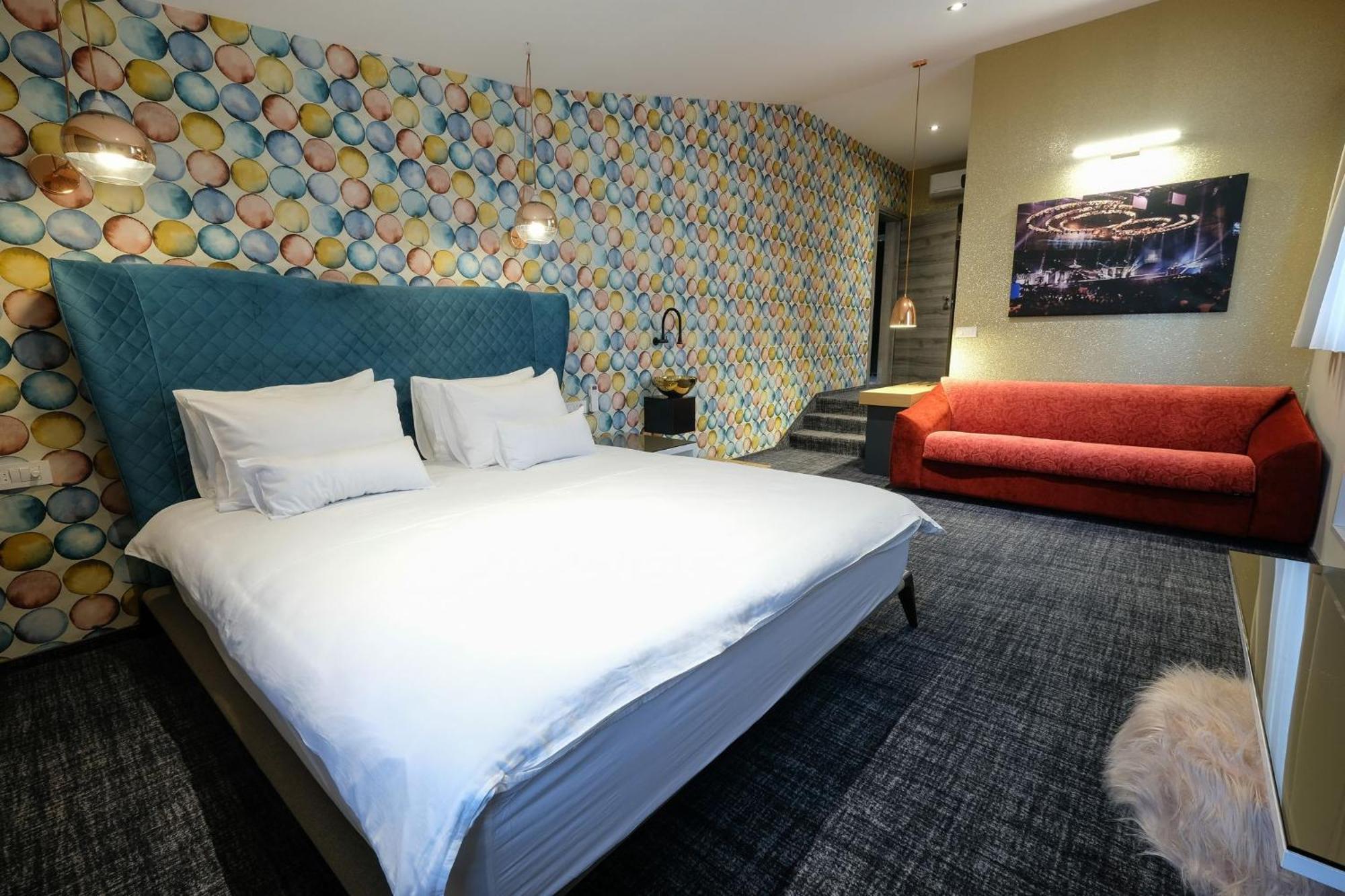 Hotel Kunst Krsko Bilik gambar